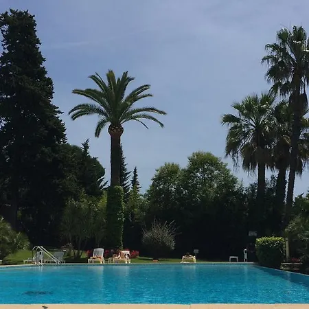 Un Coin De Paradis * Cannes